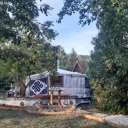 Luxusní stan Jurta Az Erdo Mellett Dezsaval-keresz-tanya *